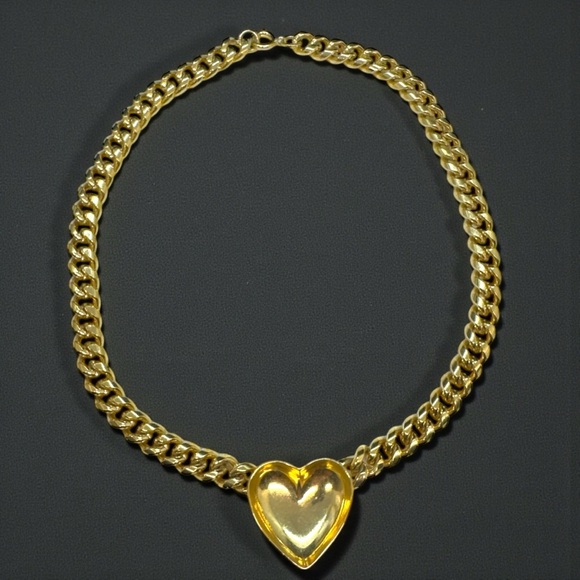 Vintage Chunky Gold Tone Curb Chain & Heart Necklace - Picture 8 of 10